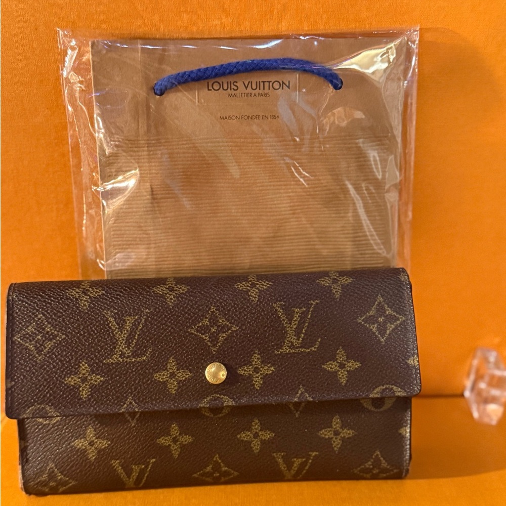 Louis Vuitton Monogram Sarah Wallet Brown Canvas Clutch - Picture 5 of 14